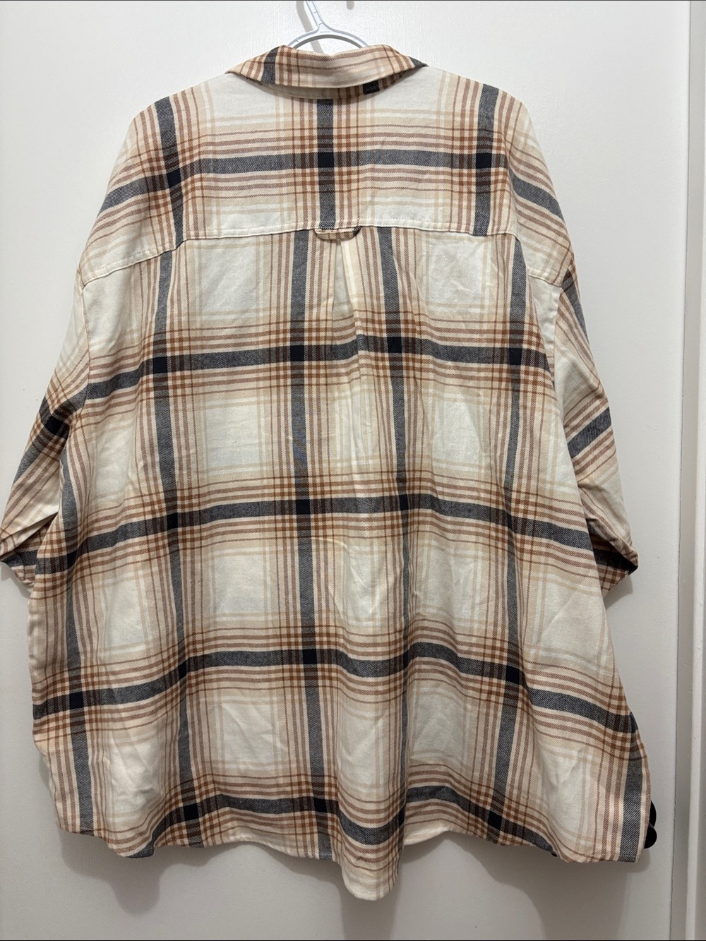 BRAND NEW Old Navy Cream, Brown and Black Plaid Button-Down Shirt 4X - Picture 3 of 4